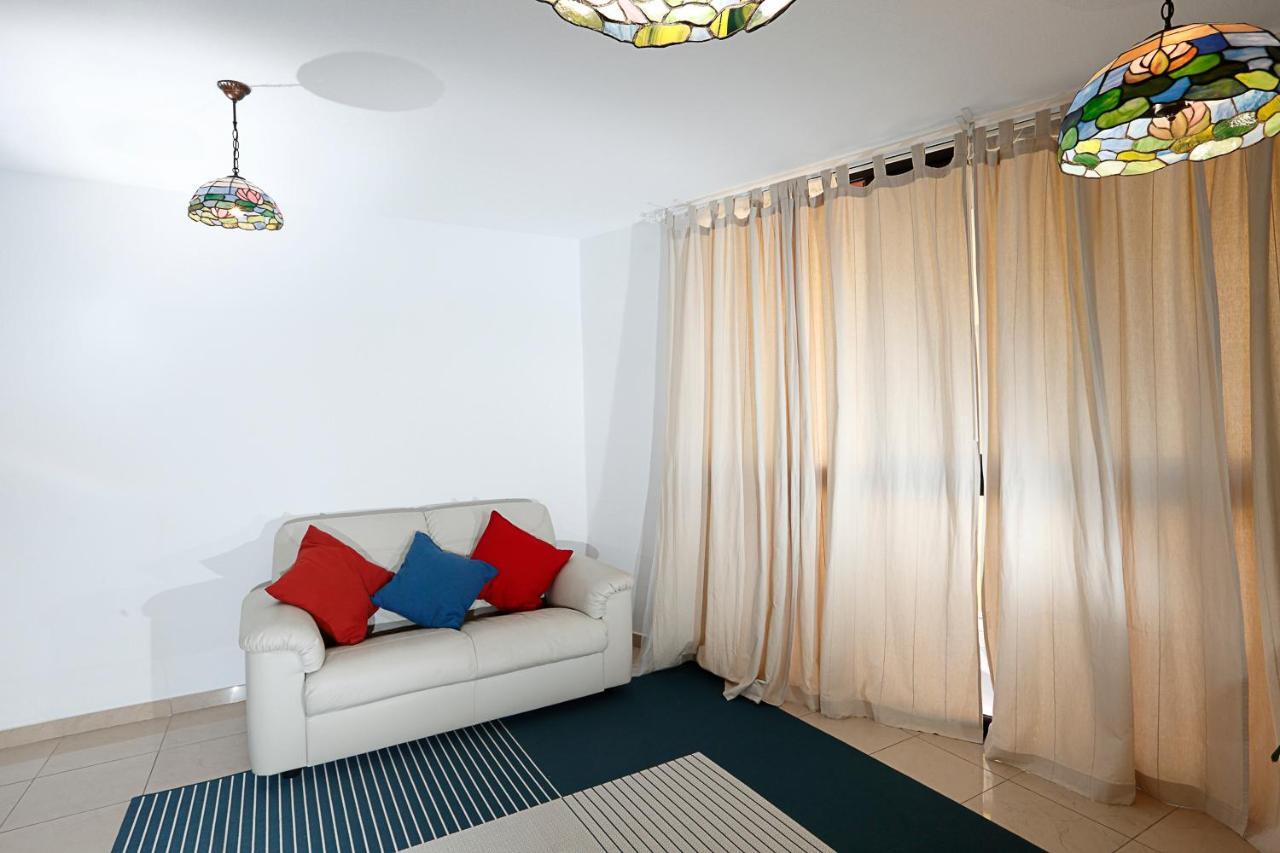Apartamento Frente Al Puerto De Candelaria A 20 Metros De La Playa. المظهر الخارجي الصورة